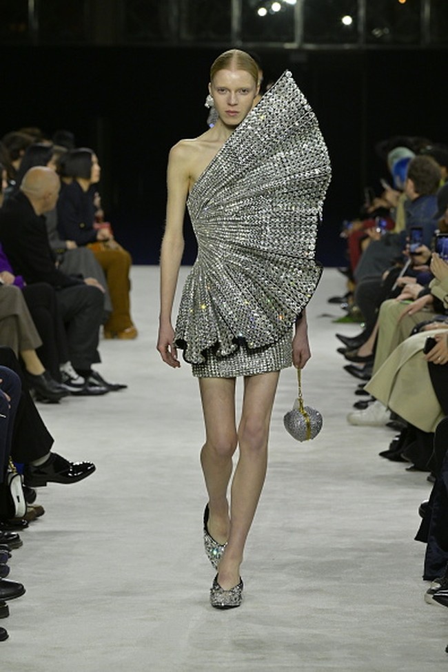Inilah koleksi Balmain untuk musim gugur 2023. Foto: Giovanni Giannoni/Getty Images.