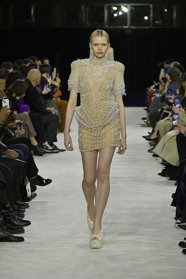 Inilah koleksi Balmain untuk musim gugur 2023. Foto: Giovanni Giannoni/Getty Images.