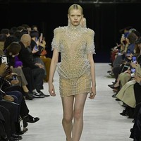 Inilah koleksi Balmain untuk musim gugur 2023. Foto: Giovanni Giannoni/Getty Images.