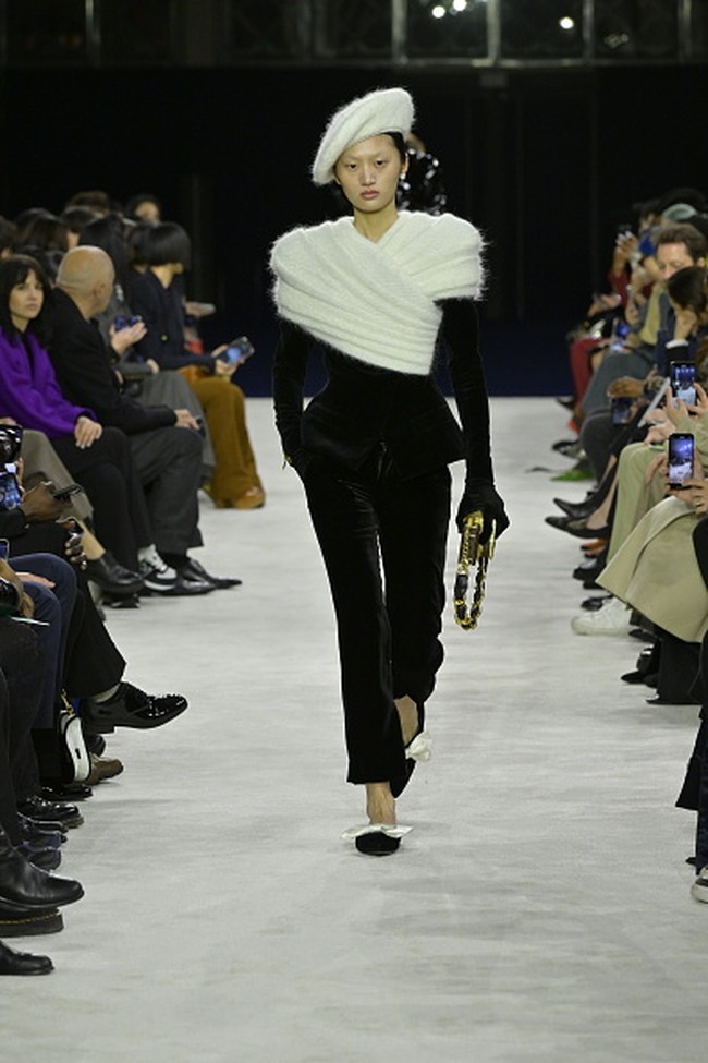 Inilah koleksi Balmain untuk musim gugur 2023. Foto: Giovanni Giannoni/Getty Images.