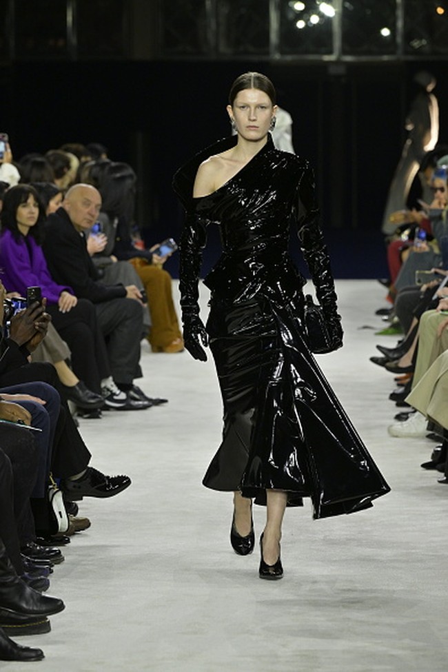Inilah koleksi Balmain untuk musim gugur 2023. Foto: Giovanni Giannoni/Getty Images.