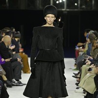 Inilah koleksi Balmain untuk musim gugur 2023. Foto: Giovanni Giannoni/Getty Images.