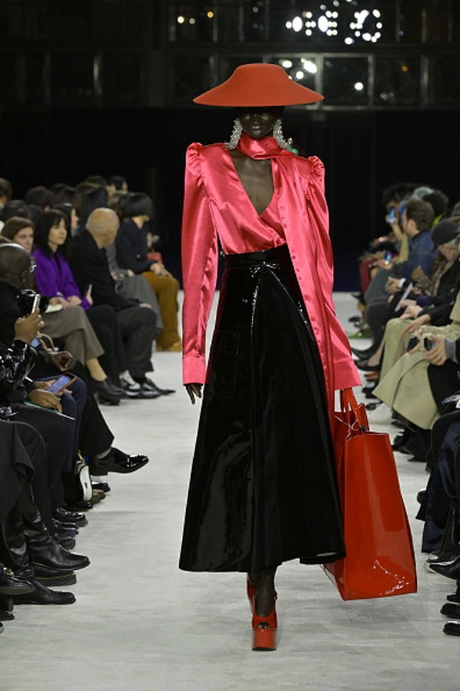 Inilah koleksi Balmain untuk musim gugur 2023. Foto: Giovanni Giannoni/Getty Images.