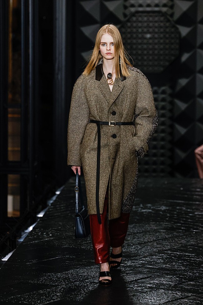 Inilah koleksi terbaru Louis Vuitton Fall/Winter 2023. Foto: Richard Bord/ Getty Images.