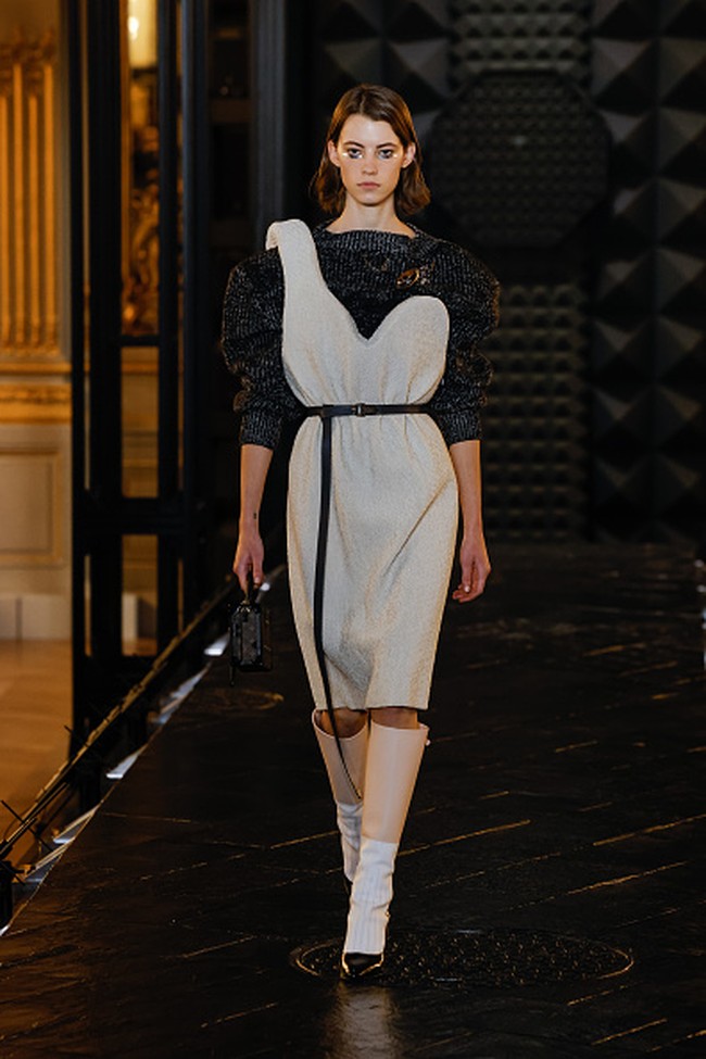 Inilah koleksi terbaru Louis Vuitton Fall/Winter 2023. Foto: Richard Bord/ Getty Images.