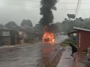 Mobil Terbakar di Luwu Timur saat Parkir Diduga karena Kompor Masakan Buras