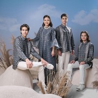 Maia bersama Al, El dan Dul didapuk menjadi model brand busana lokal Klamby. Mereka berpakaian senada untuk koleksi edisi Lebaran. Foto: Instagram/@wearingklamby