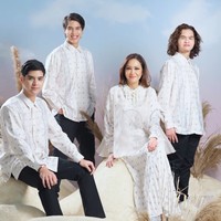 Koleksi ini bertema Pandai Sikek yang terinspirasi dari motif tenunan songket khas Sumatera Barat.  Foto: Instagram/@wearingklamby