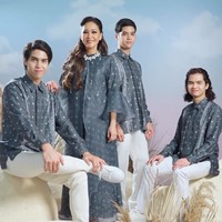 Penampilan Maia dan ketiga anaknya menuai pujian netizen. Bahkan ada yang menyamakan mereka sebagai hidangan manis untuk buka puasa. “Wey wey ini takjil atau org?? Manis manis semuaaa😂,” komentar netizen. Foto: Instagram/@wearingklamby