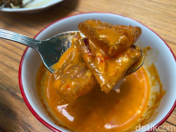 Makan Nasi Uduk Betawi ‘Kelas Kafe’ yang Rasanya Enak di PIK Makan Nasi Uduk Betawi ‘Kelas Kafe’ yang Rasanya Enak di PIK