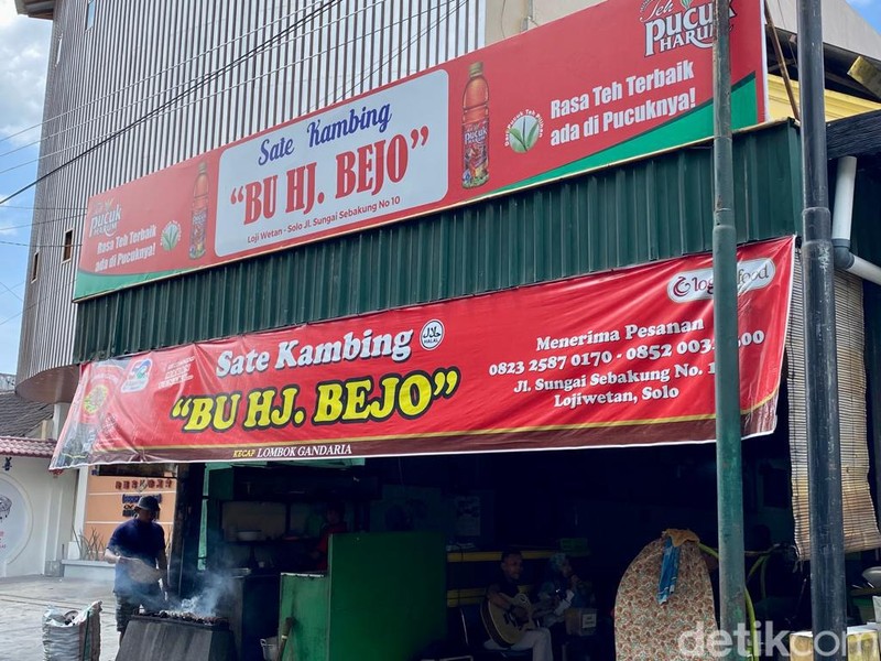 Maknyus! Sate Buntel Favorit Jokowi di Solo Buatan Bu Hj. Bejo