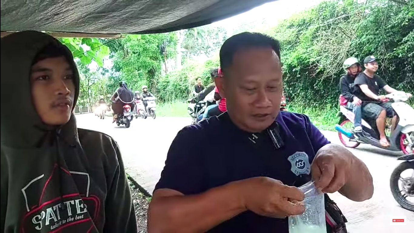 Mantan wartawan sukses jualan es cendol dawet