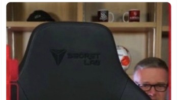 Akun ini menganalisis pemain MU yang dianggap paling bersalah atas lima gol Sevillla ke gawang MU. Banyak di antaranya kesalahan David De Gea. Foto: Twitter