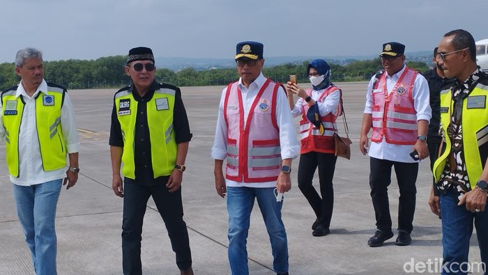 Menhub Budi Karya Sumadi tiba di Semarang (Brigitta Belia/detikcom)