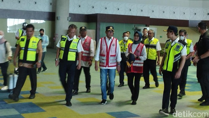 Menhub tinjau YIA (Brigitta Belia/detikcom)