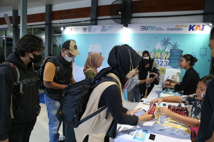 Posko Mudik Bersama BUMN di Stasiun