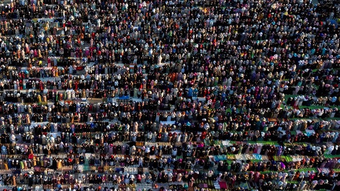 Sejumlah negara telah mengumumkan 1 Syawal 1444 H jatuh pada hari ini, Jumat 21 April 2023. Berikut suasana pelaksanaan Salat Idul Fitri di sejumlah negera.