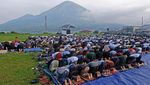 Potret Salat Idul Fitri di Lereng Gunung Sumbing