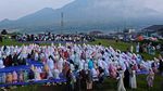 Potret Salat Idul Fitri di Lereng Gunung Sumbing