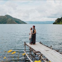 Jessica Mila akan segera melepas masa lajangnya bersama sang kekasih, Yakup Hasibuan. Jelang pernikahan, keduanya melakukan pemotretan prewedding bertema Nusantara. Foto: Instagram/@jscmila