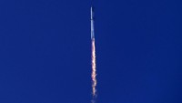 Roket Starship milik SpaceX meledak saat uji coba peluncuran di Texas, AS, Kamis (20/4) waktu setempat. Ledakan terjadi 4 menit setelah peluncuran.