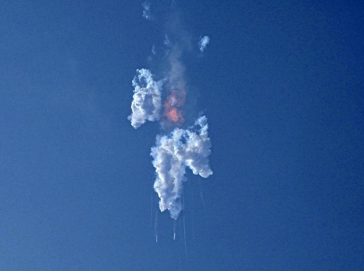 Roket Starship SpaceX Meledak 4 Menit Setelah Diluncurkan