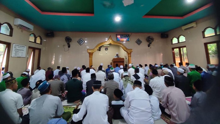 Salat id jemaah Muhammadiyah di masjid yang berada di Kompleks Polres Manggarai Barat, Jumat (21/4/2023). Foto: Istimewa