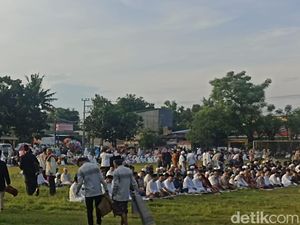 Warga Muhammadiyah Salat Idul Fitri di Kompleks Perdos Unhas Antang Makassar