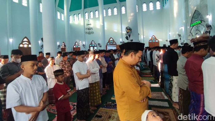 Salat Idul Fitri Unida Gontor