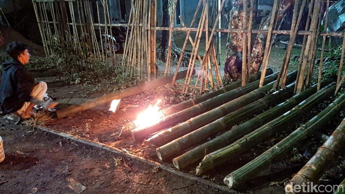 Suara lodong bersahutan dengan gema takbir di Sukabumi