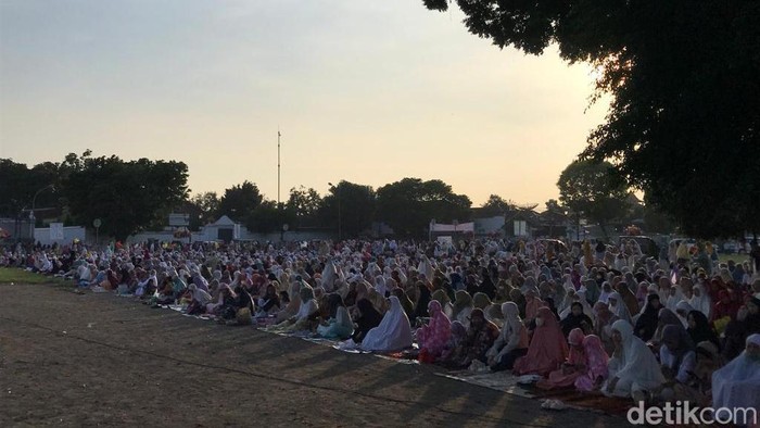 Suasana salat Id di Alun-alun Jogja, Jumat (21/4/2023).