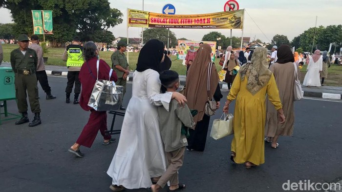 Suasana salat Id di Alun-alun Jogja, Jumat (21/4/2023).