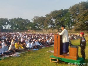 Salat Idul Fitri di Stadion Trikoyo Klaten Diikuti Ribuan Orang