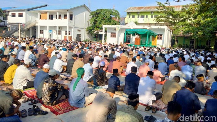 Suasana salat Idul Fitri di Komplek Perguruan Muhammadiyah Kisaran, Asahan. (Perdana Ramadhan /detikSumut)
