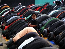Dengar Adzan tapi Tidak ke Masjid, Bagaimana Hukumnya?