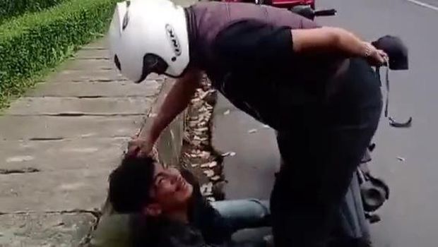 Viral aksi penganiayaan pemotor di Cimahi