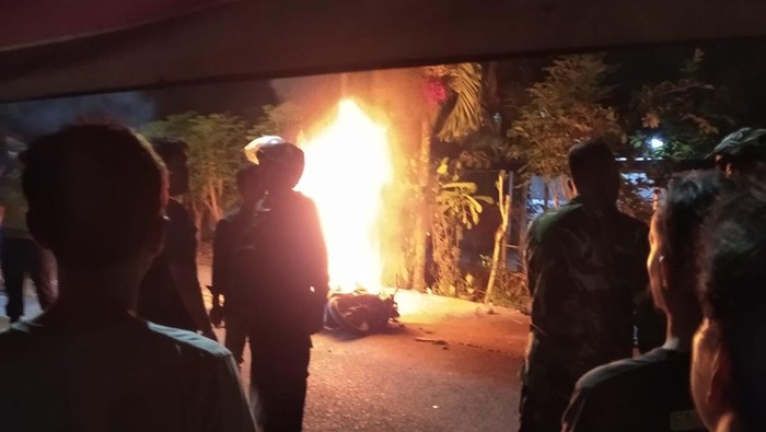 Viral motor terbakar di Banguntapan Bantul, Jumat (21/4/2023).