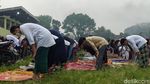 Khusyuknya Salat Id Warga Muhammadiyah Cimahi di Lapangan Rajawali