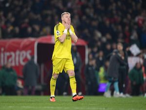 Eror Horor Ramsdale, Ketularan De Gea?