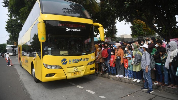 BUS WISATA GRATIS DI JAKARTA