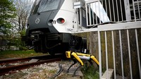 Perusahaan menggunakan Perceval sekitar dua kali sebulan, dan berencana untuk menambahkan modul pemindaian laser otonom untuk melakukan survei dari waktu ke waktu di struktur bawah tanah mereka. Jaringan metro di Paris adalah salah satu yang tertua (dibangun tahun 1900) dan terbesar di Eropa dengan 308 stasiun dan 220 km (136 mil) jalur kereta api dan mengangkut 16 juta orang setiap hari. Untuk mencegah kegagalan jaringan, tim pemeliharaan harus menganalisis kondisi jaringan secara keseluruhan, yang mencakup ribuan titik inspeksi di galeri bawah tanah, terowongan, sub-dok, jembatan, dan viaduk.