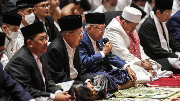 Didampingi JK, Wapres Ma'ruf Amin Salat Idul Fitri di Istiqlal Wakil Presiden Ma'ruf Amin dan Jusuf Kalla melaksanakan dalat Idul Fitri di Masjid Istiqlal, Menteng, Jakarta, Sabtu (22/4/2023). Ma'ruf dan JK berada di saf yang sama saat menunaikan salat Idul Fitri.
