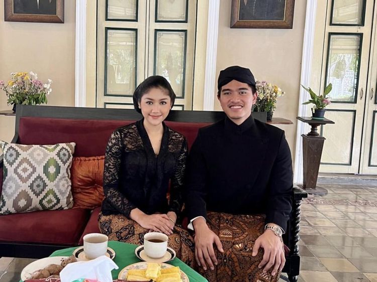 Serunya Kulineran Erina Gudono dan Kaesang Setelah Resmi Jadi Suami-Istri