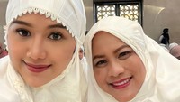 Cantik banget ya, ibu Iriana dan Erina Gudono. Foto: instagram