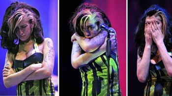 Penyanyi terkenal asal Inggris Amy Winehouse meninggal karena keracunan alkohol pada usia 27 tahun, dan foto-foto ini diambil saat penampilan publik terakhirnya satu bulan sebelum dia meninggal. Pada 23 Juli 2011, dia ditemukan tewas di apartemennya. Foto: History 101