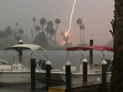 Foto Dijepret di Saat yang Tepat Bikin Tercengang dan Melotot