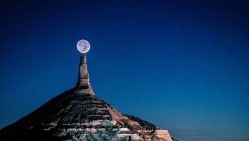 Pengaturan waktu adalah kunci dari foto ini. Foto: Boredpanda