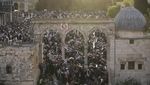 Khusyuknya Ribuan Warga Palestina Salat Idul Fitri di Masjid Al-Aqsa