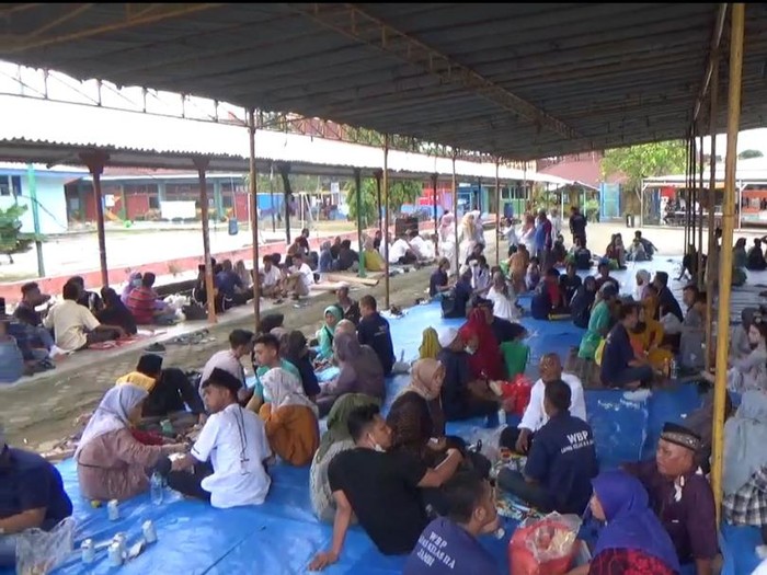 Lapas Jambi Momen warga bersama napi didalam lapas jambi nikmati makan bersama di hari pertama lebaran. Foto: Ferdi Almnunanda/detikSumut