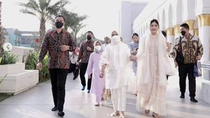 Cantiknya Erina Gudono Lebaran Bareng Presiden, Kompak dengan Iriana Jokowi